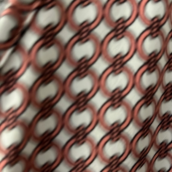 Liz Claiborne sleeveless blouse. - Picture 2 of 5